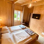 Haus 26 Bed & Breakfast Weissbriach